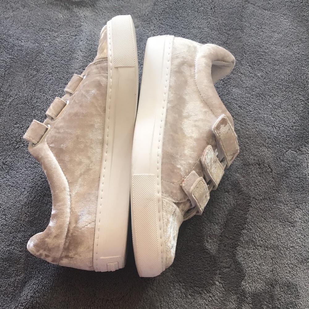 Katy Perry Velvet Sneakers “The Brielle” Tan Ivory Cream Women Size 7.5 - Picture 6 of 12